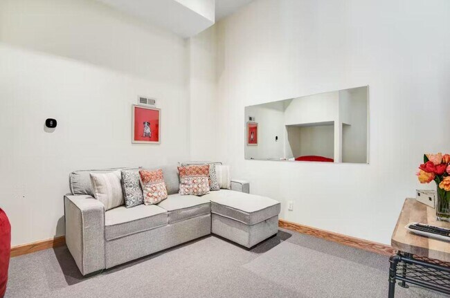 Building Photo - 366 Indian Trail