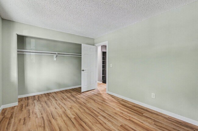 Building Photo - Spacious 4-Bedroom Home Near North Table Mountain
