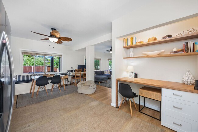 Building Photo - 59-18 Holawa Street