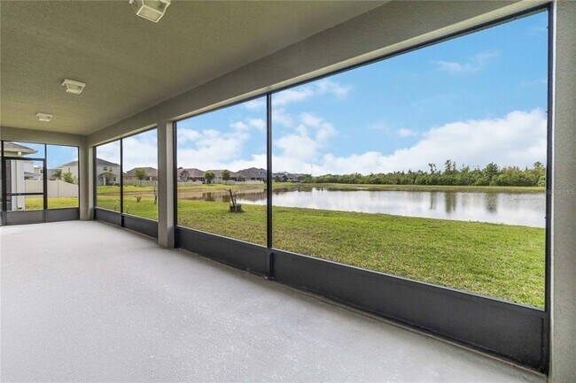 Building Photo - 1651 Chatsworth Cir