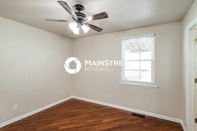 Building Photo - 4 Bedroom Pet-Friendly Home in NASHVILLE, TN with Main Street Renewal