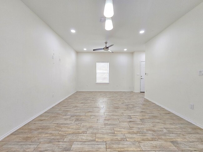 Building Photo - 1809 Atrium Pl Dr