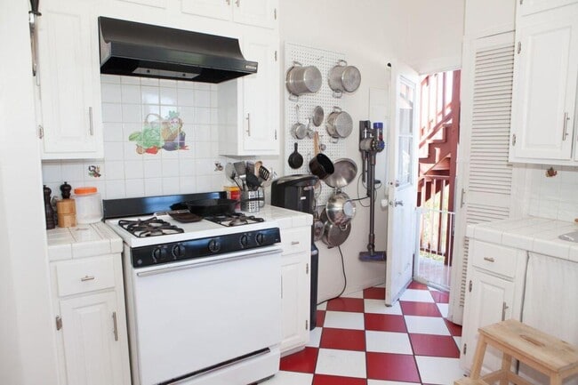 Building Photo - 1513 Murray Dr