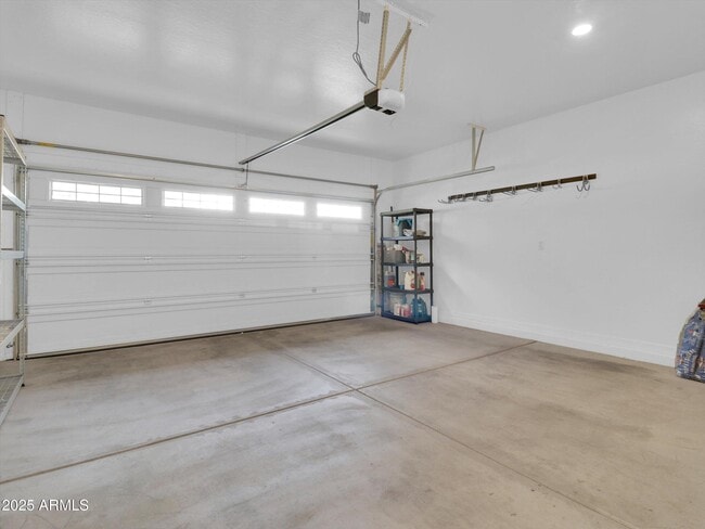 Building Photo - 3405 W Alta Vista Rd