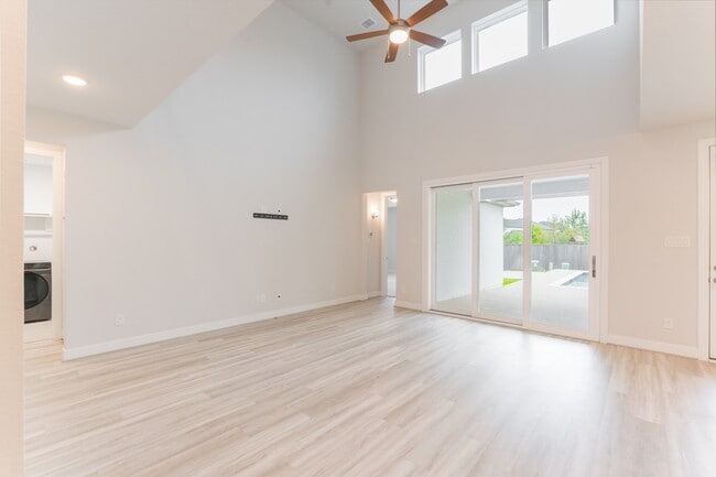 Building Photo - 146 Renodes Garden Ln