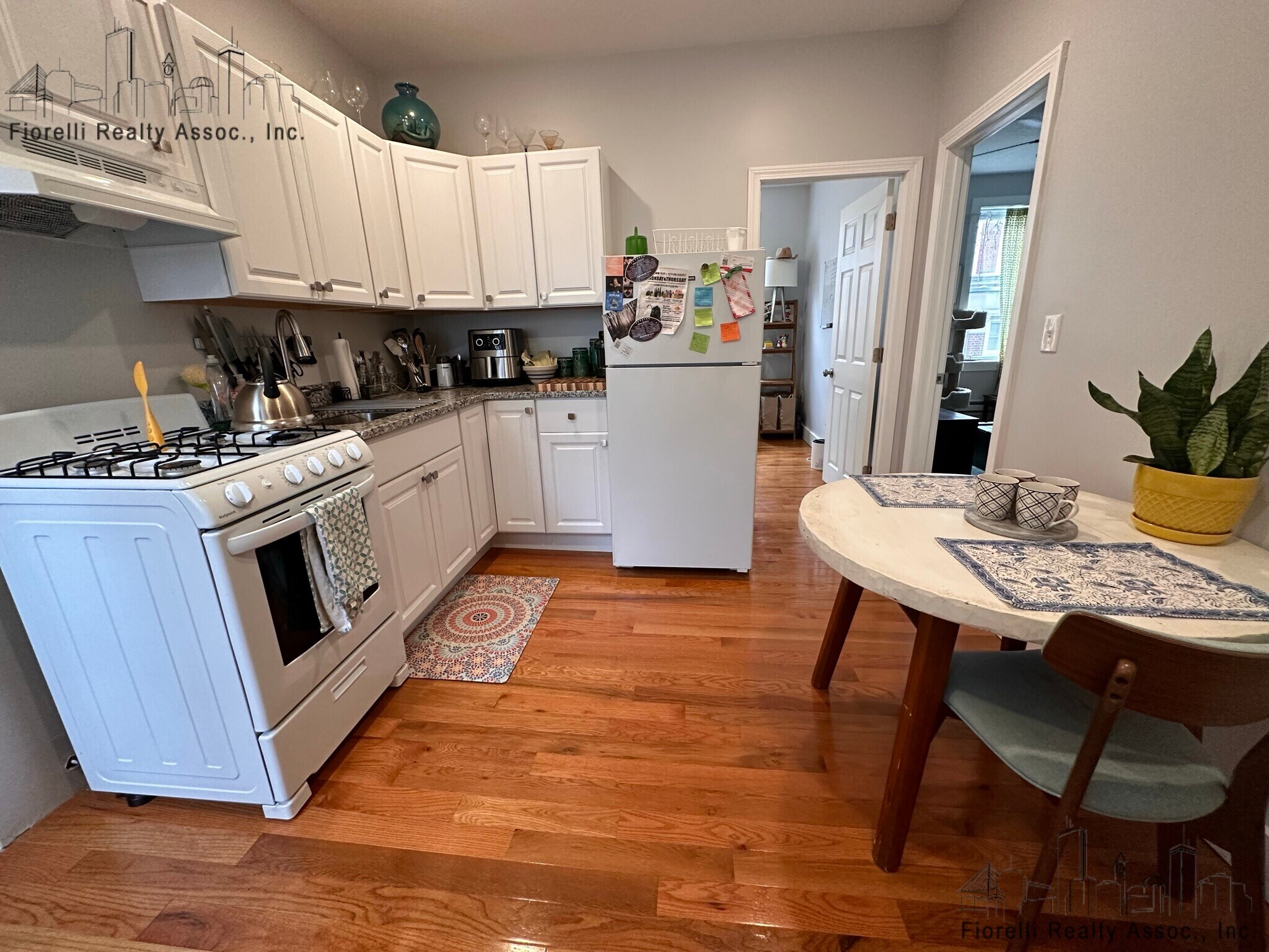 Building Photo - 71 Charter St