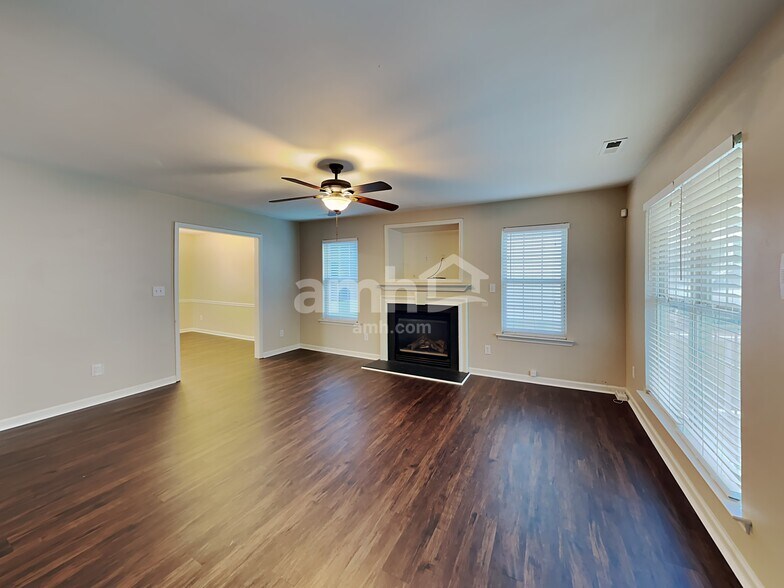 Building Photo - 6017 Spanish Moss Ln