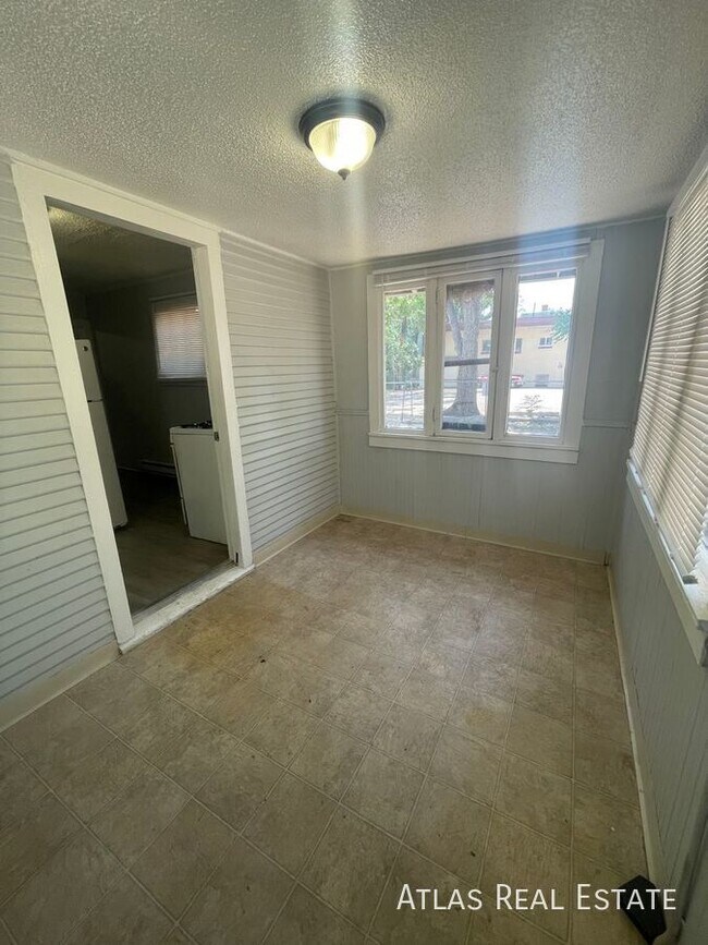 Building Photo - 616 N Weber St