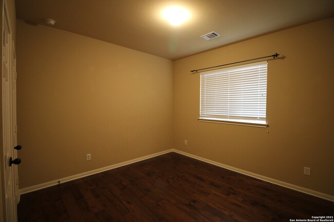 Building Photo - 398 Pecan Meadows