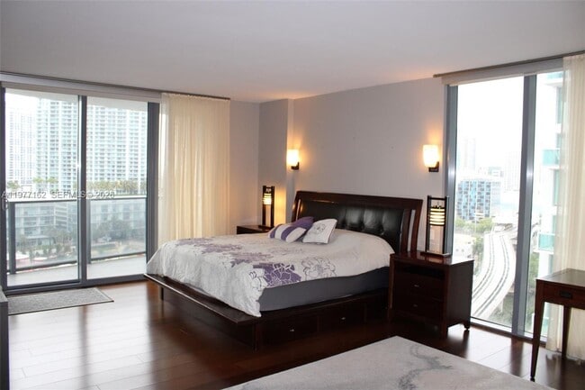 Building Photo - 31 SE 6th St