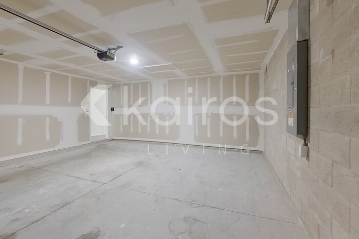 Building Photo - 21262 Quesada Ave