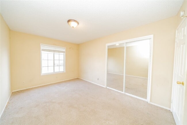 Building Photo - 17433 Sultana St