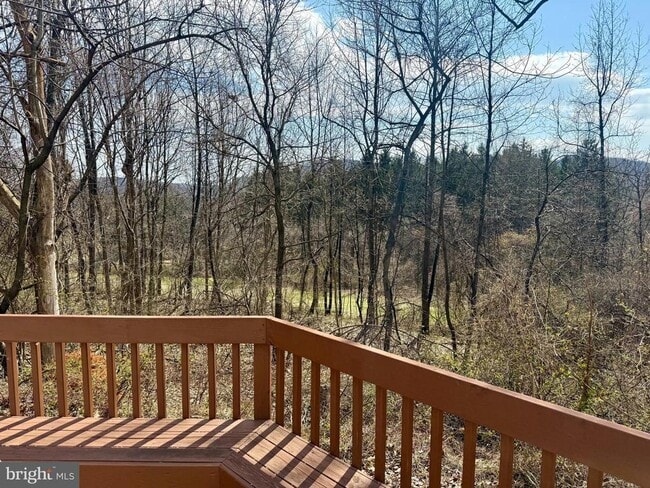 Building Photo - 746 Sawmill Rd