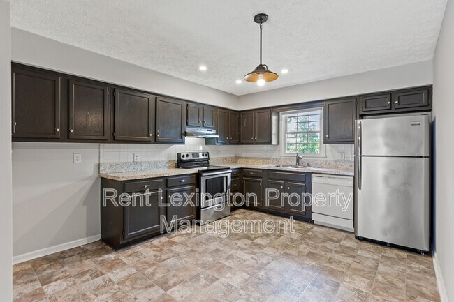 Building Photo - 1200 Tishoff Dr