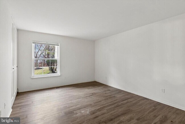 Building Photo - 521 Old Forge Crossing