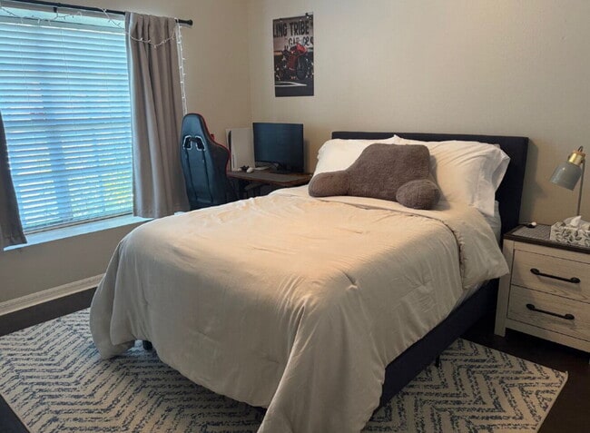 Building Photo - 8505 Bella Way