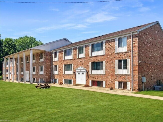 Primary Photo - 4225 Middlebranch Ave NE