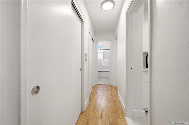 Building Photo - 610 Waring Ave