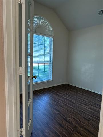 Building Photo - 2440 Ravenhurst Dr