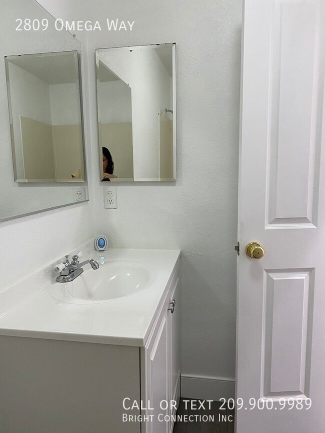 Building Photo - 2809 Omega Way