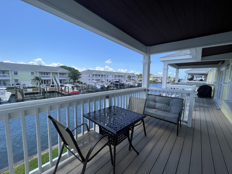 Primary Photo - 5132 Beach Dr SE
