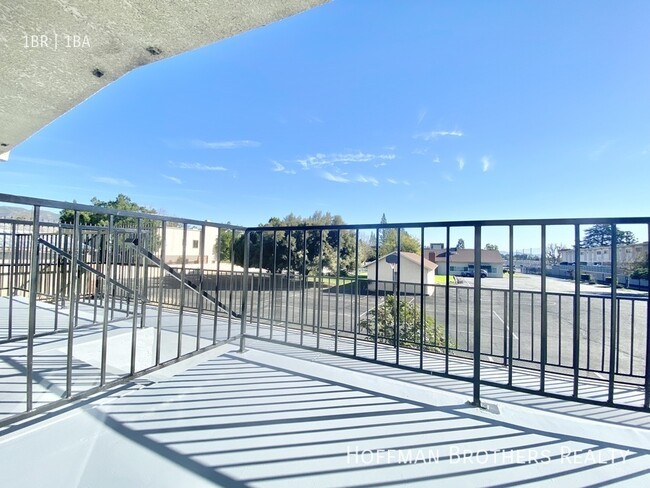 Building Photo - 10208 Independence Ave