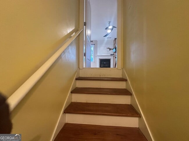 Building Photo - 61 Longwood Ct