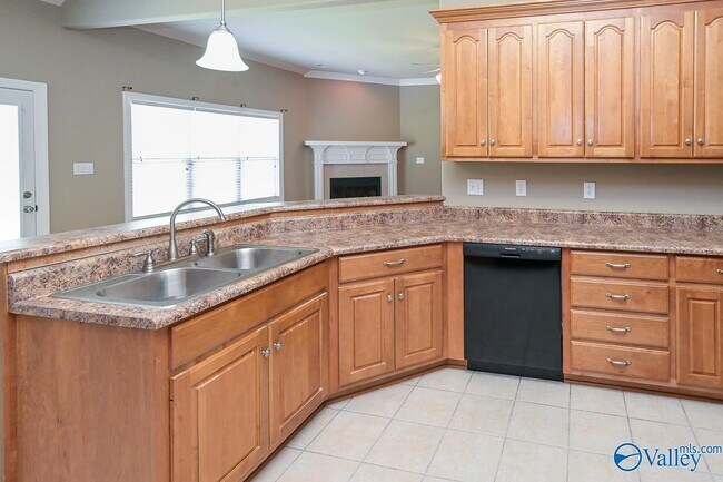 Building Photo - 8821 Belle Mor Dr NW
