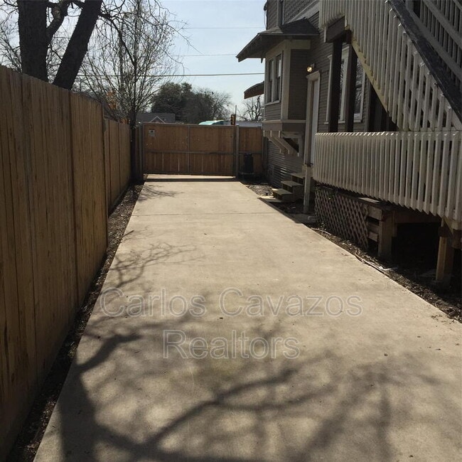 Building Photo - 5107 Columbia Ave