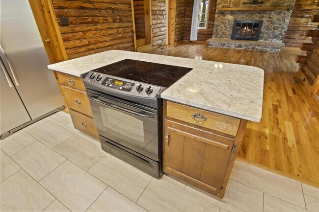 Building Photo - 118 Agape Wy