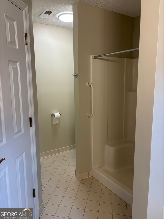 Building Photo - 332 Brooke Wood Dr