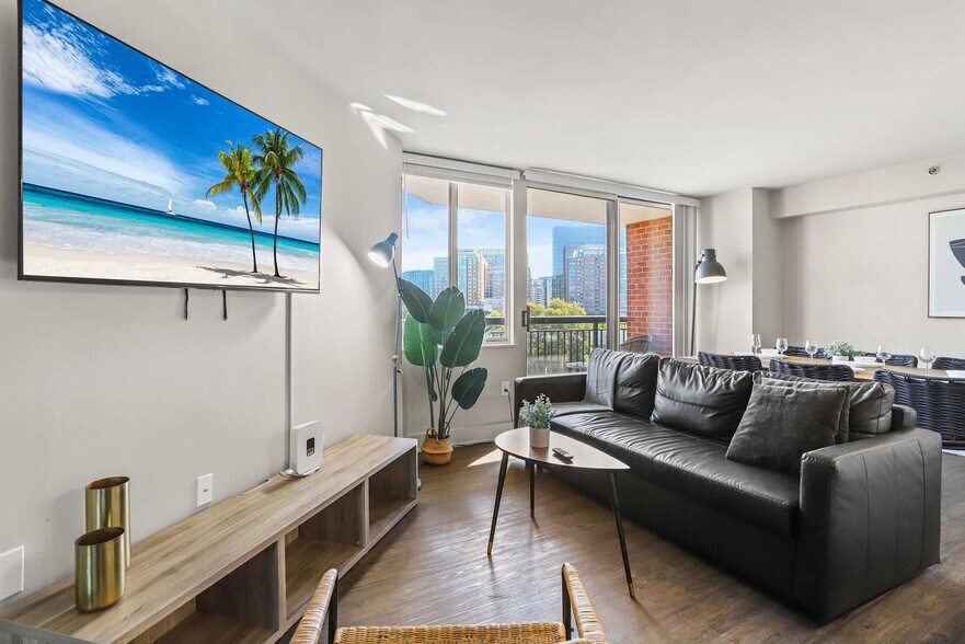 Primary Photo - 801 15th St S