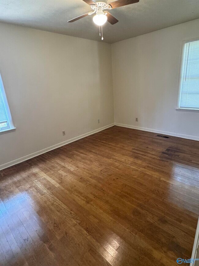 Building Photo - 3913 Battlefield Dr NW