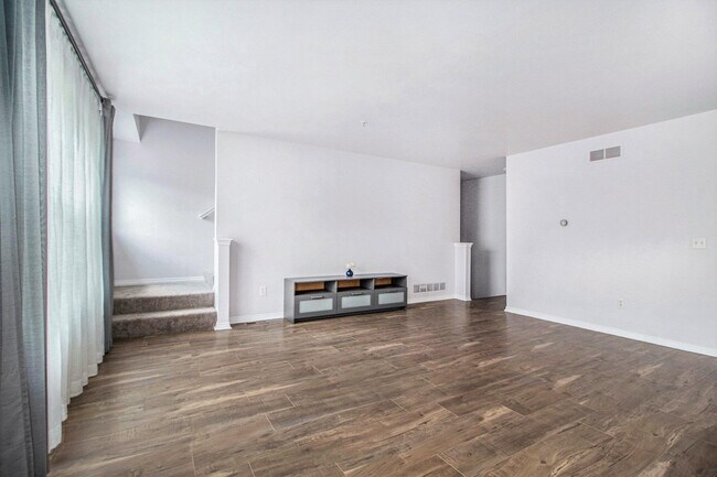 Building Photo - 3051 Barclay Way