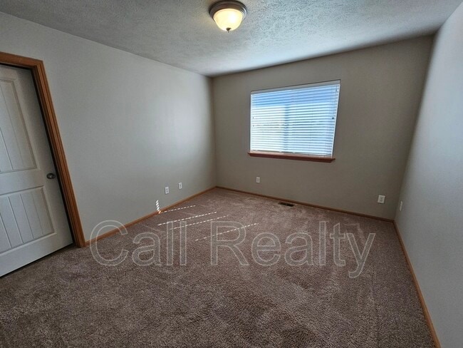 Building Photo - 6517 S Cattail Ln