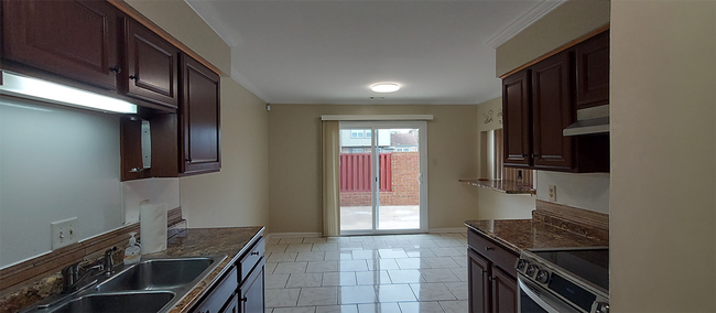 Building Photo - Great condo in great location