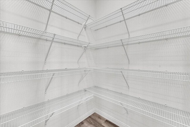 Building Photo - Gorgeous Five Bedroom in the SW! Solar panels!