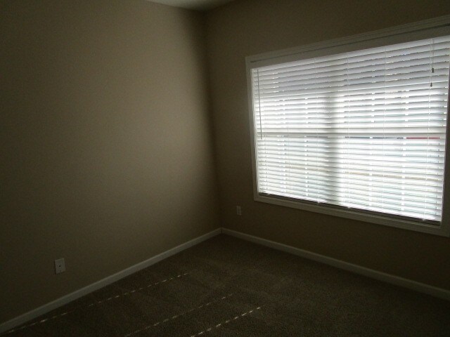 Building Photo - 6903 Grand Hickory Dr