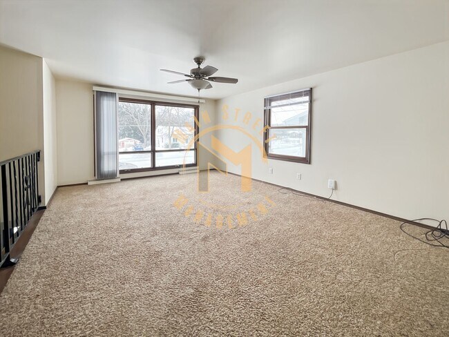 Building Photo - 1433 Baumgart Rd