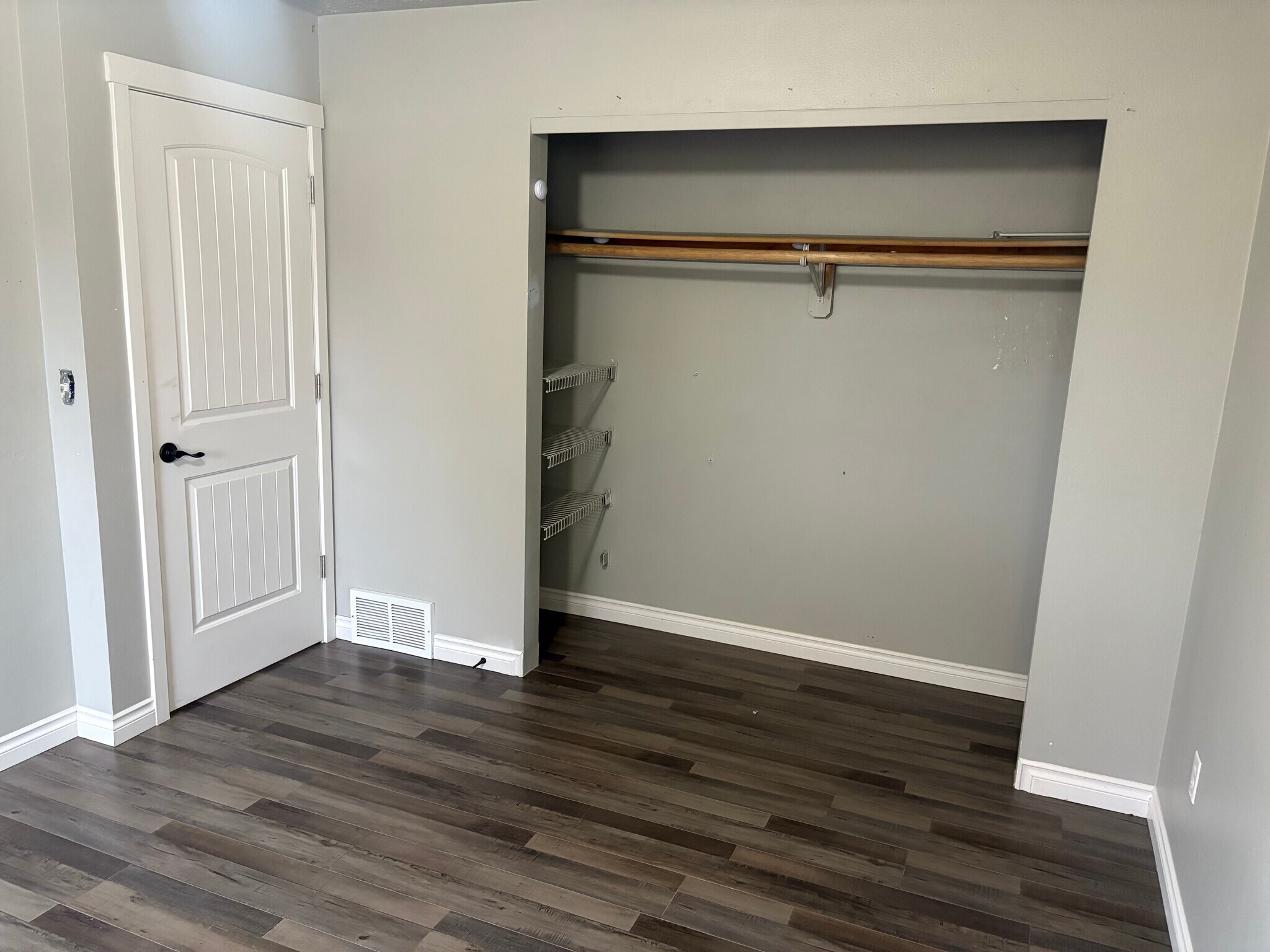 Building Photo - 1228 W Cleveland Ave