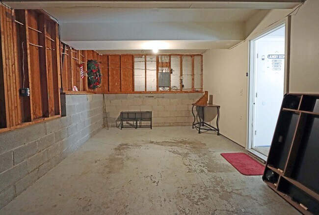 Building Photo - 7701 Flynnway Dr