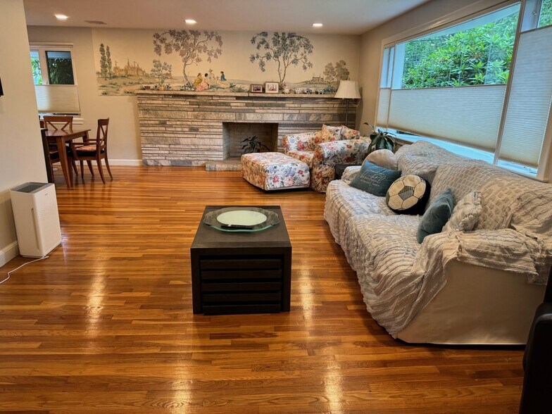 Living Room3 - 6 Reservoir Ave