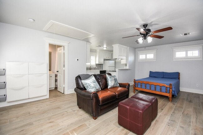 Building Photo - 1349 Heights Blvd