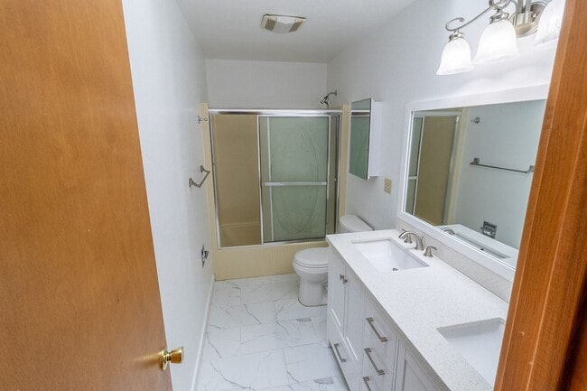 Building Photo - Beautiful Contemporary 3 Bedroom Home