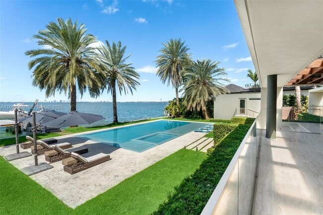 Building Photo - 360 Harbor Dr