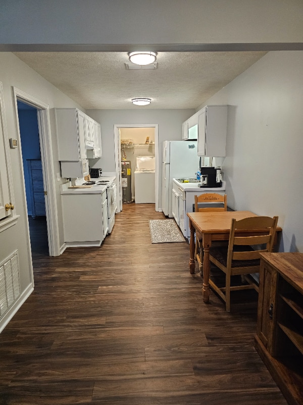 Building Photo - 1257 Louisville St