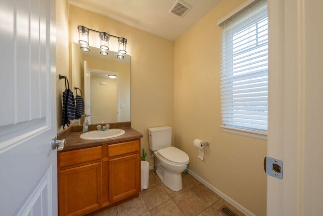 Building Photo - Short Term FULLY FURNISHED 3 bed home in Lorson Ranch!!!!