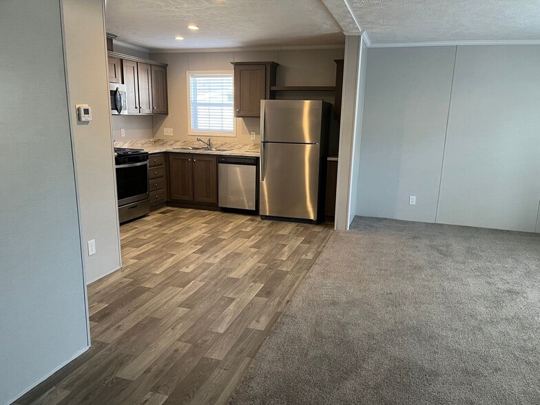 Building Photo - 6610 Lear Nagle Rd