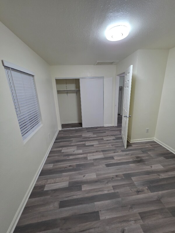 Building Photo - 9208 Park St