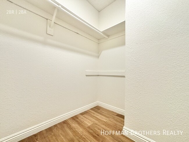 Building Photo - 10346 Commerce Ave